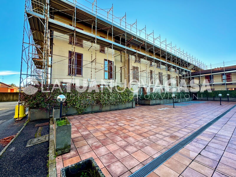 Bilocale con terrazzo, cantina e box doppio a Corbetta - Rif. VECRB1116