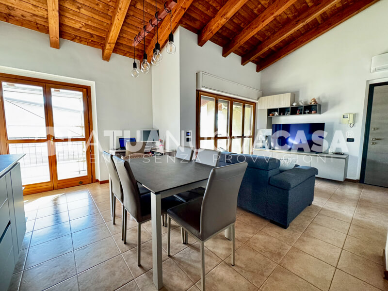 Bilocale con terrazzo, cantina e box doppio a Corbetta - Rif. VECRB1116