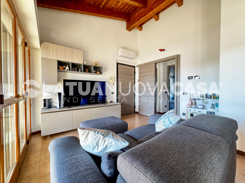 Bilocale con terrazzo, cantina e box doppio a Corbetta - Rif. VECRB1116