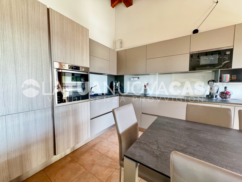 Bilocale con terrazzo, cantina e box doppio a Corbetta - Rif. VECRB1116