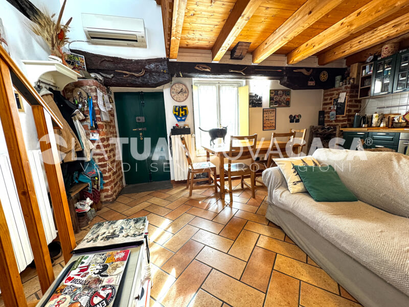 Bilocale in corte storica, con ampio soppalco a Cusago - Rif. VECSG1115