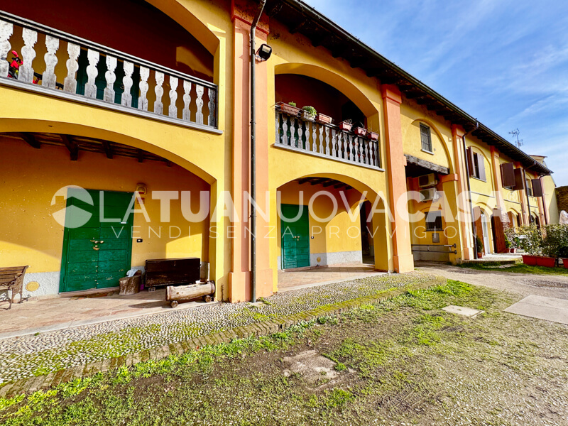 Bilocale in corte storica, con ampio soppalco a Cusago - Rif. VECSG1115