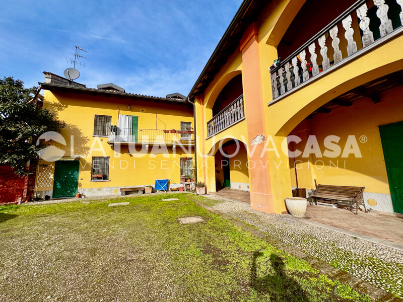 Bilocale in corte storica, con ampio soppalco a Cusago - Rif. VECSG1115