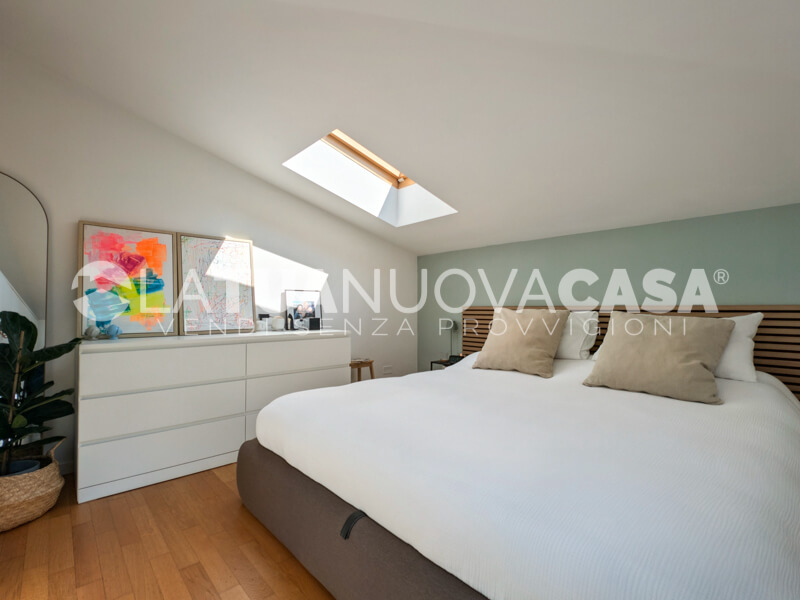 Attico con terrazzo, con box doppio, posto auto e cantina a Settimo Milanese - Rif. VESTT1125