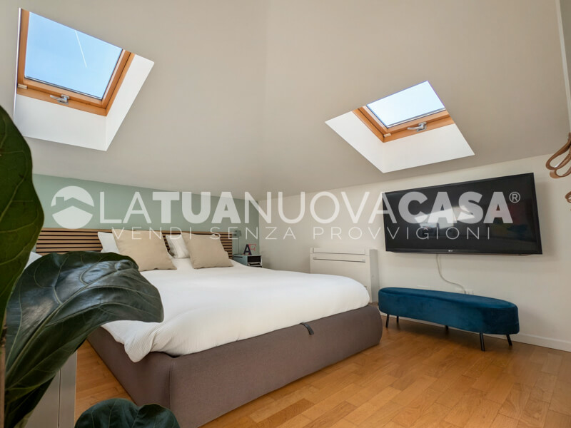 Attico con terrazzo, con box doppio, posto auto e cantina a Settimo Milanese - Rif. VESTT1125