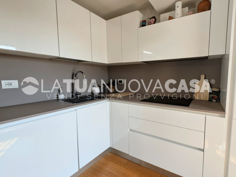 Attico con terrazzo, con box doppio, posto auto e cantina a Settimo Milanese - Rif. VESTT1125