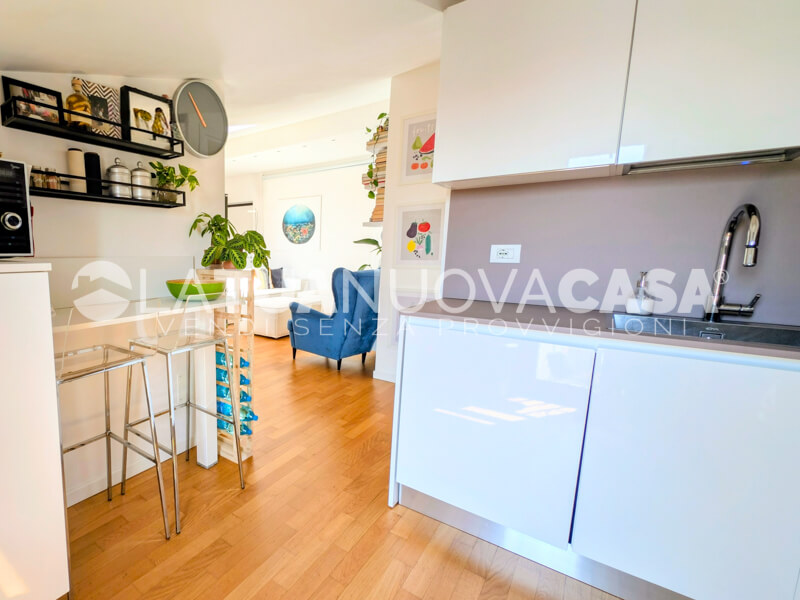 Attico con terrazzo, con box doppio, posto auto e cantina a Settimo Milanese - Rif. VESTT1125