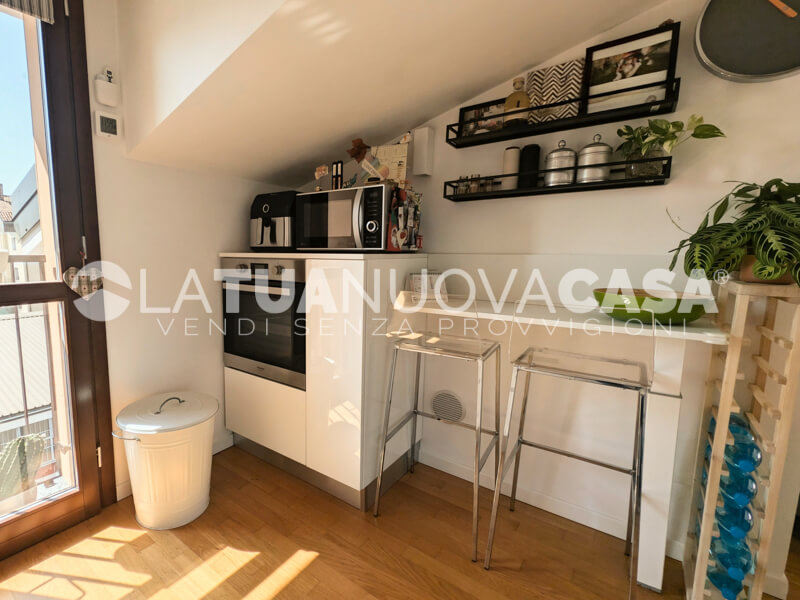 Attico con terrazzo, con box doppio, posto auto e cantina a Settimo Milanese - Rif. VESTT1125