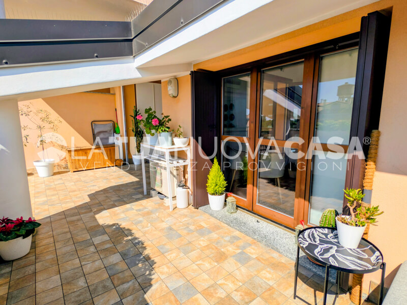 Attico con terrazzo, con box doppio, posto auto e cantina a Settimo Milanese - Rif. VESTT1125