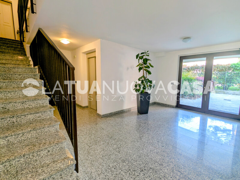 Attico con terrazzo, con box doppio, posto auto e cantina a Settimo Milanese - Rif. VESTT1125
