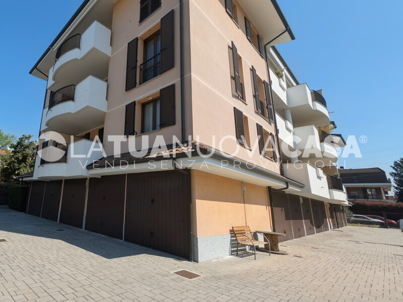 Attico con terrazzo, con box doppio, posto auto e cantina a Settimo Milanese - Rif. VESTT1125