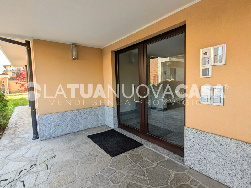 Attico con terrazzo, con box doppio, posto auto e cantina a Settimo Milanese - Rif. VESTT1125