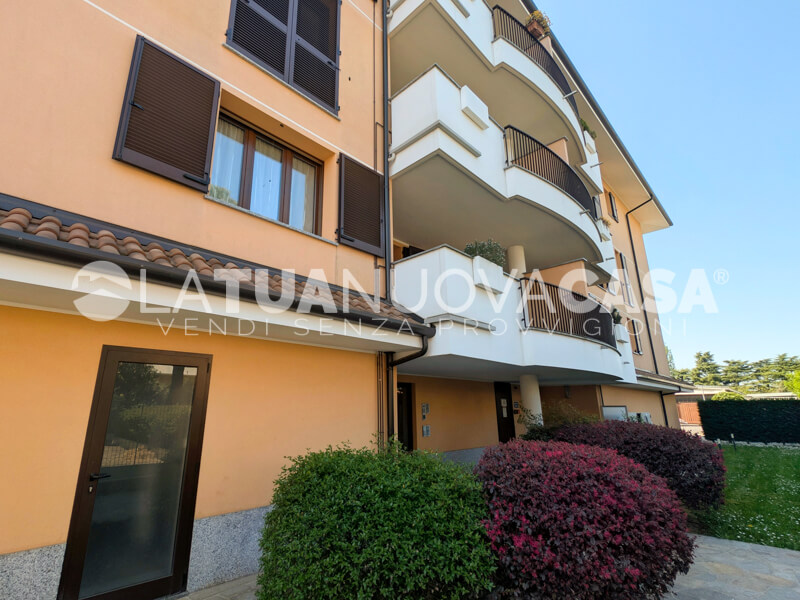 Attico con terrazzo, con box doppio, posto auto e cantina a Settimo Milanese - Rif. VESTT1125
