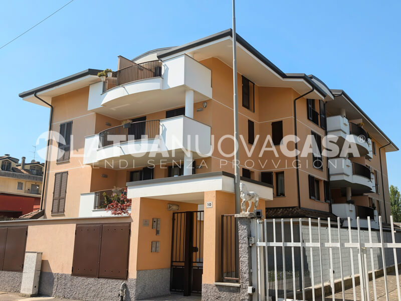 Attico con terrazzo, con box doppio, posto auto e cantina a Settimo Milanese - Rif. VESTT1125