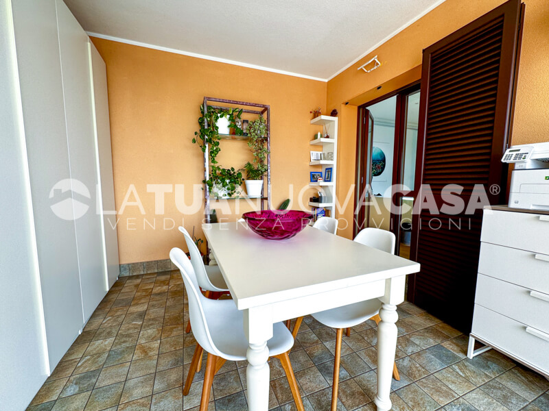 Attico con terrazzo, con box doppio, posto auto e cantina a Settimo Milanese - Rif. VESTT1125