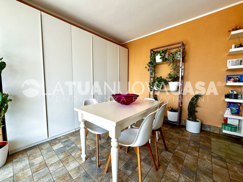 Attico con terrazzo, con box doppio, posto auto e cantina a Settimo Milanese - Rif. VESTT1125
