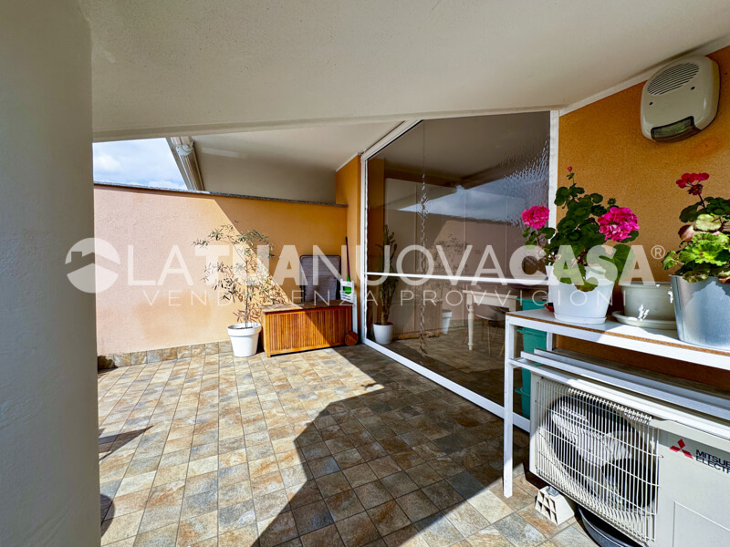 Attico con terrazzo, con box doppio, posto auto e cantina a Settimo Milanese - Rif. VESTT1125