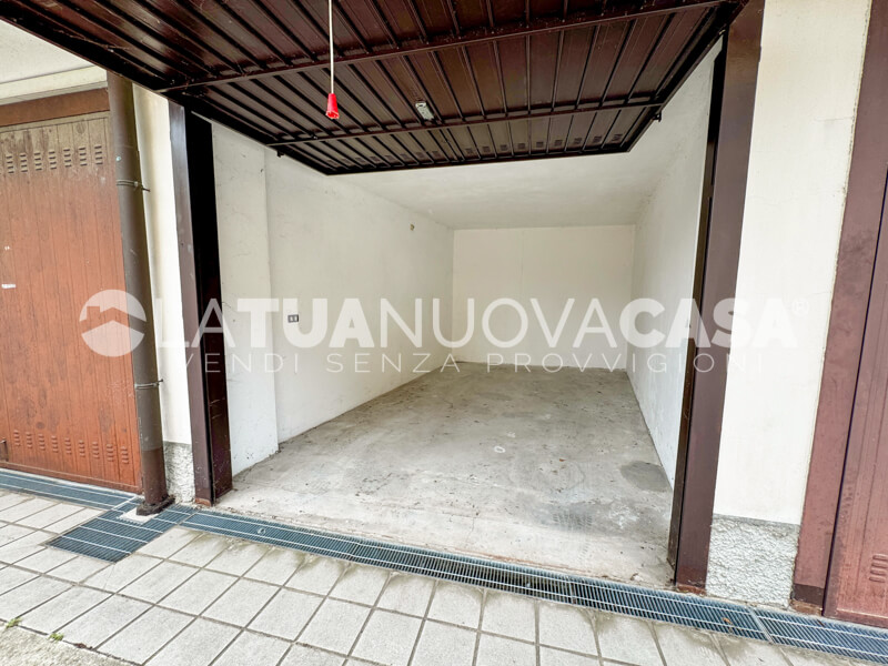 Appartamento in centro a Bareggio, ampio quadrilocale con cantina e box - Rif. VEBRG1128