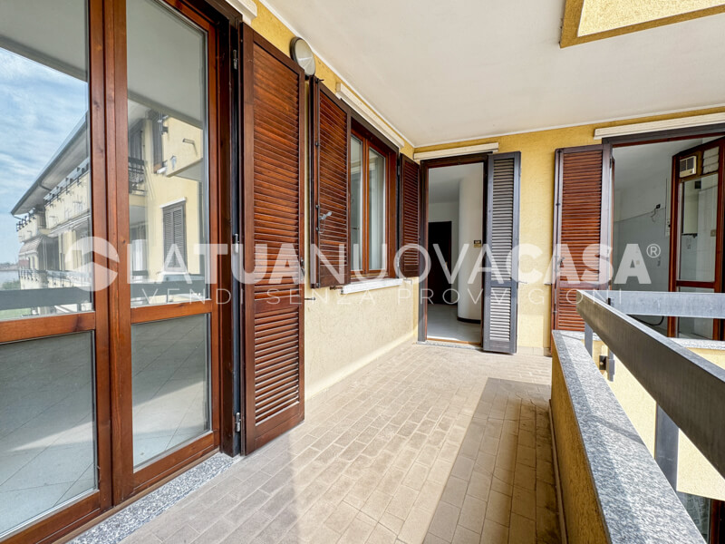 Appartamento in centro a Bareggio, ampio quadrilocale con cantina e box - Rif. VEBRG1128