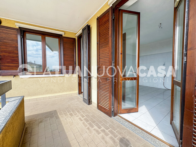 Appartamento in centro a Bareggio, ampio quadrilocale con cantina e box - Rif. VEBRG1128