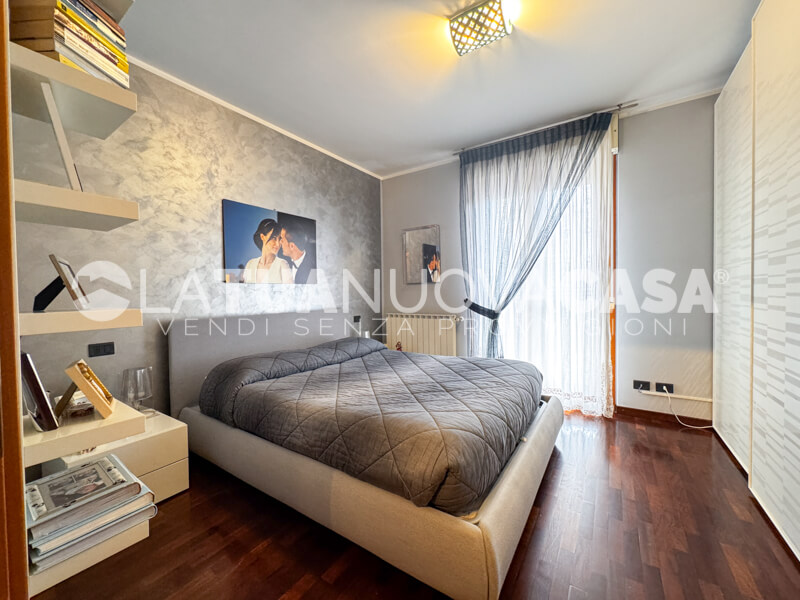 Trilocale con balcone, cantina e box, in piccolo contesto a Bareggio - Rif. VEBRG1130