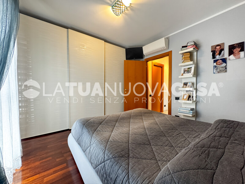 Trilocale con balcone, cantina e box, in piccolo contesto a Bareggio - Rif. VEBRG1130