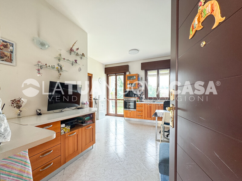 Bilocale con giardino, con ingresso indipendente a Bareggio - Rif. VEBRG1120