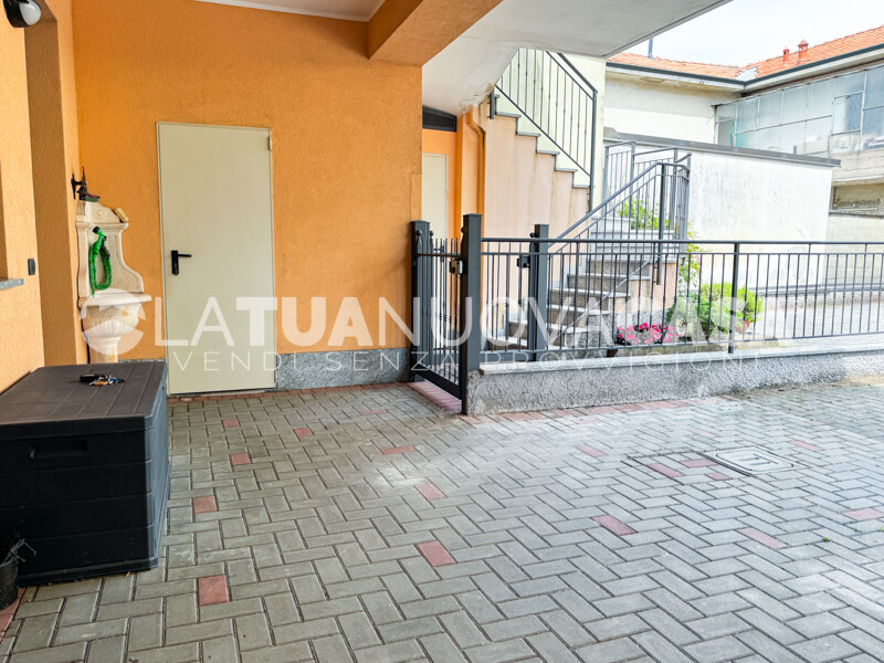 Bilocale con giardino, con ingresso indipendente a Bareggio - Rif. VEBRG1120