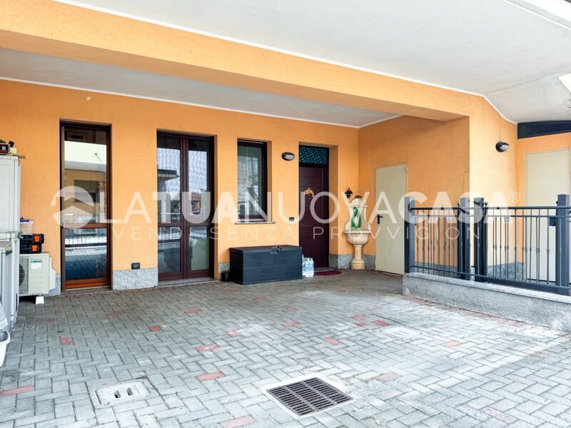 Bilocale con giardino, con ingresso indipendente a Bareggio - Rif. VEBRG1120