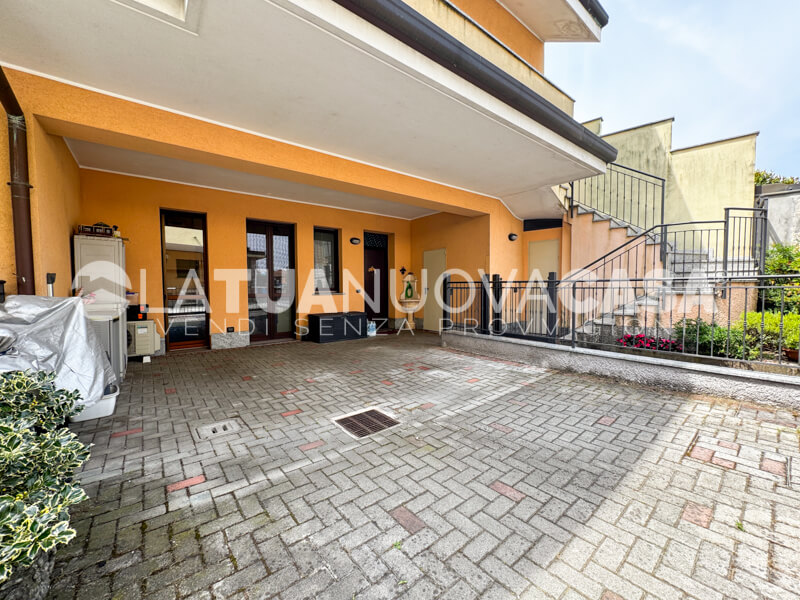 Bilocale con giardino, con ingresso indipendente a Bareggio - Rif. VEBRG1120