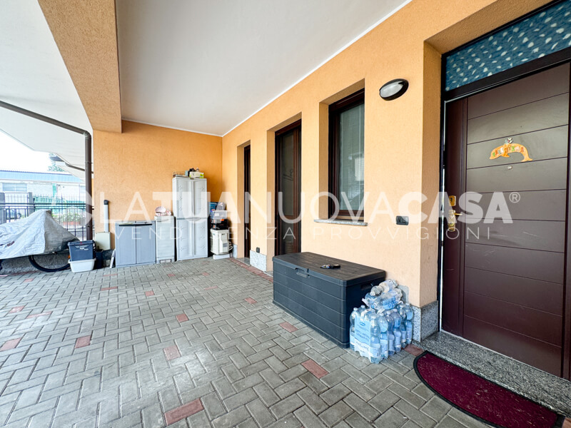Bilocale con giardino, con ingresso indipendente a Bareggio - Rif. VEBRG1120