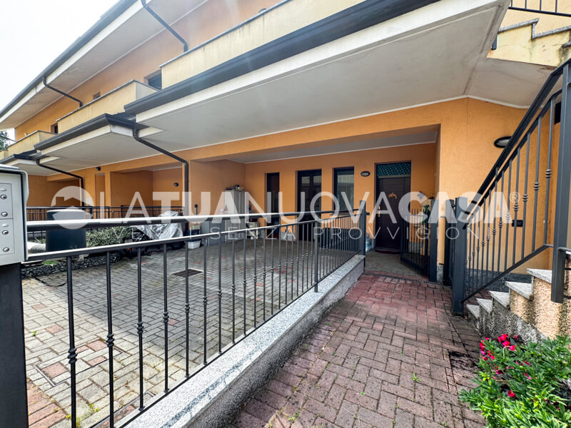 Bilocale con giardino, con ingresso indipendente a Bareggio - Rif. VEBRG1120