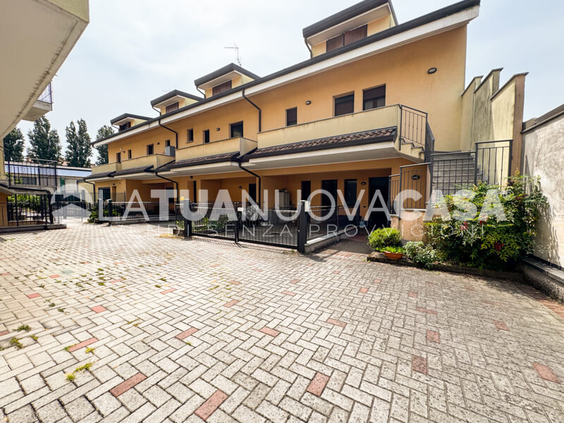 Bilocale con giardino, con ingresso indipendente a Bareggio - Rif. VEBRG1120