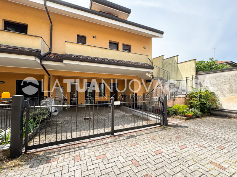 Bilocale con giardino, con ingresso indipendente a Bareggio - Rif. VEBRG1120