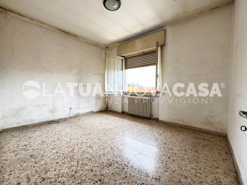 Trilocale da ristrutturare, con cantina e box auto a Marcallo - Rif. VEMRC131