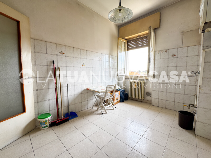 Trilocale da ristrutturare, con cantina e box auto a Marcallo - Rif. VEMRC131