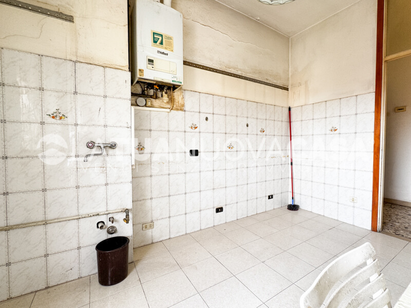 Trilocale da ristrutturare, con cantina e box auto a Marcallo - Rif. VEMRC131