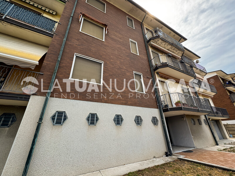Trilocale da ristrutturare, con cantina e box auto a Marcallo - Rif. VEMRC131