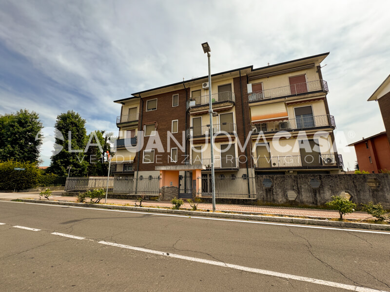 Trilocale da ristrutturare, con cantina e box auto a Marcallo - Rif. VEMRC131