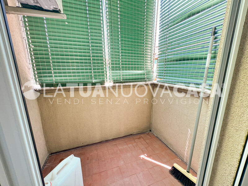 Trilocale da ristrutturare, ultimo piano a Milano, MM Lotto - Segesta - Rif. VEMIL1132