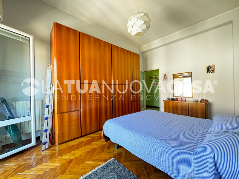 Trilocale da ristrutturare, ultimo piano a Milano, MM Lotto - Segesta - Rif. VEMIL1132