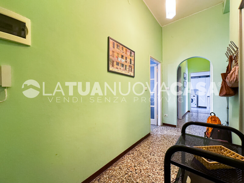 Trilocale da ristrutturare, ultimo piano a Milano, MM Lotto - Segesta - Rif. VEMIL1132