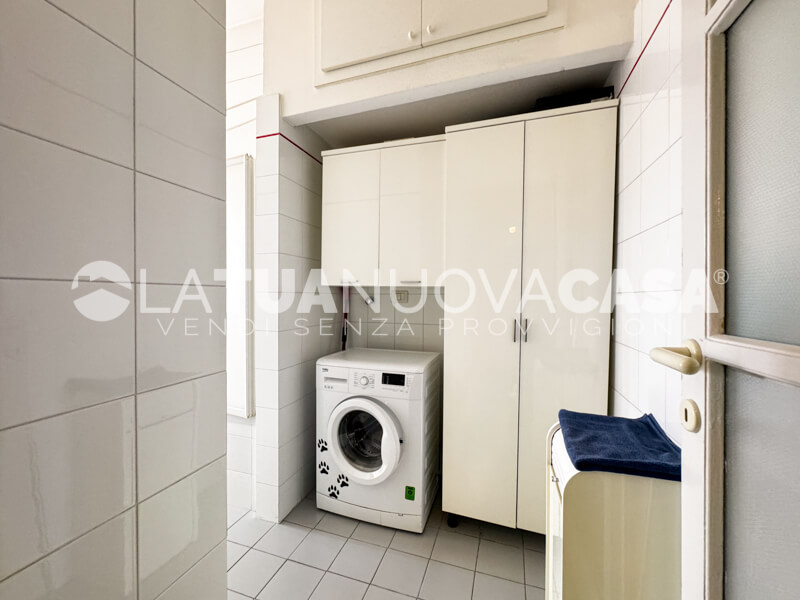 Trilocale da ristrutturare, ultimo piano a Milano, MM Lotto - Segesta - Rif. VEMIL1132