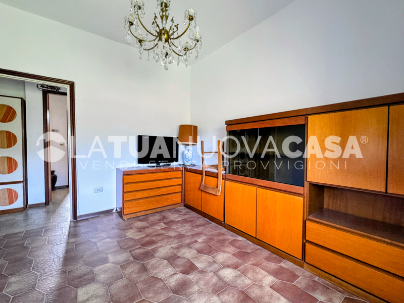 Appartamento in vendita a Binasco, quadrilocale con cantina e box. - Rif. VEBNS1134
