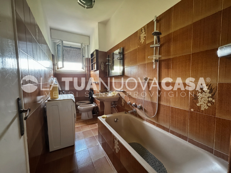 Appartamento in vendita a Binasco, quadrilocale con cantina e box. - Rif. VEBNS1134
