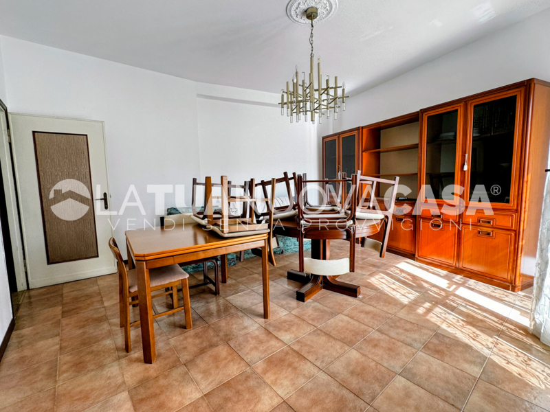 Appartamento in vendita a Binasco, quadrilocale con cantina e box. - Rif. VEBNS1134