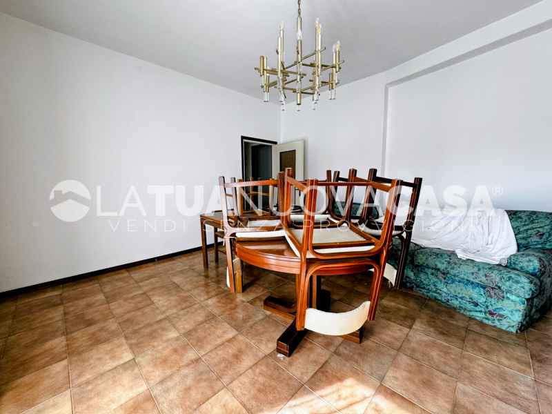 Appartamento in vendita a Binasco, quadrilocale con cantina e box. - Rif. VEBNS1134