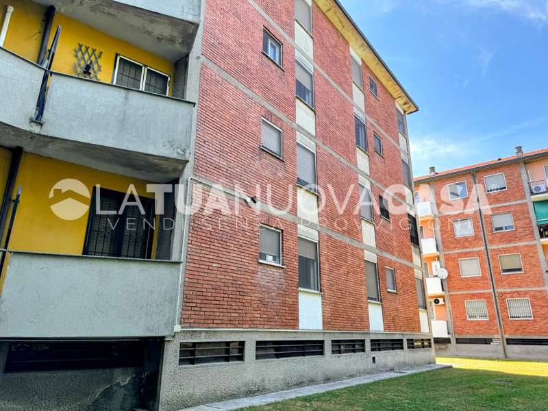 Appartamento in vendita a Binasco, quadrilocale con cantina e box. - Rif. VEBNS1134