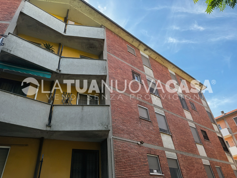 Appartamento in vendita a Binasco, quadrilocale con cantina e box. - Rif. VEBNS1134